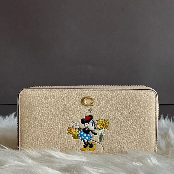 💰SOLD - CH472 - Disney X Coach Accordion Zip Wallet with Minnie Mouse - Picture 1 of 11